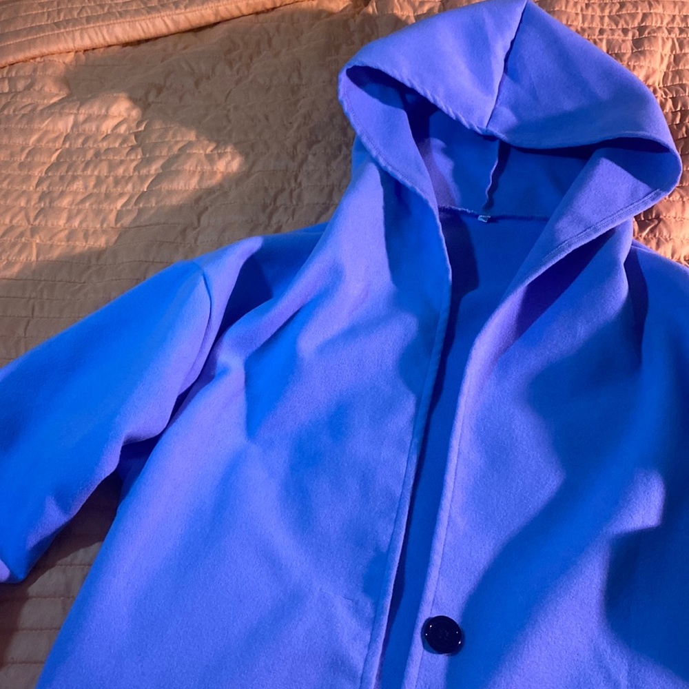 Soft lightweight baby blue coat! Size xL